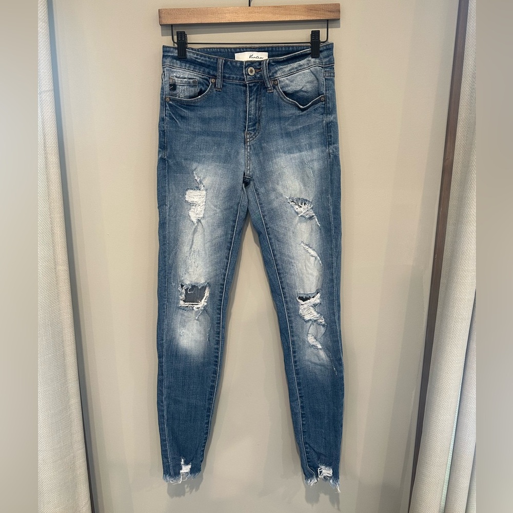 Kancan midrise super skinny distressed Jean size 5